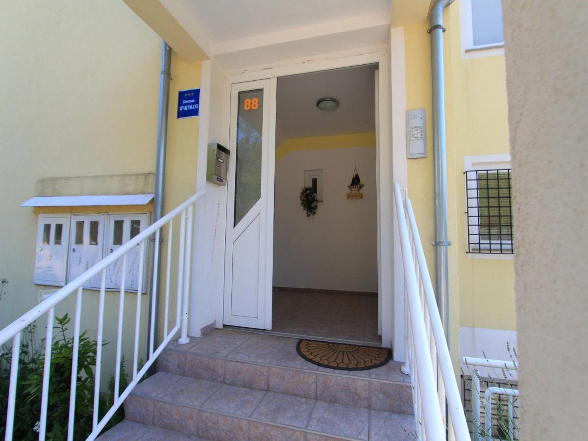 Apartments Petak Dramalj Exterior foto
